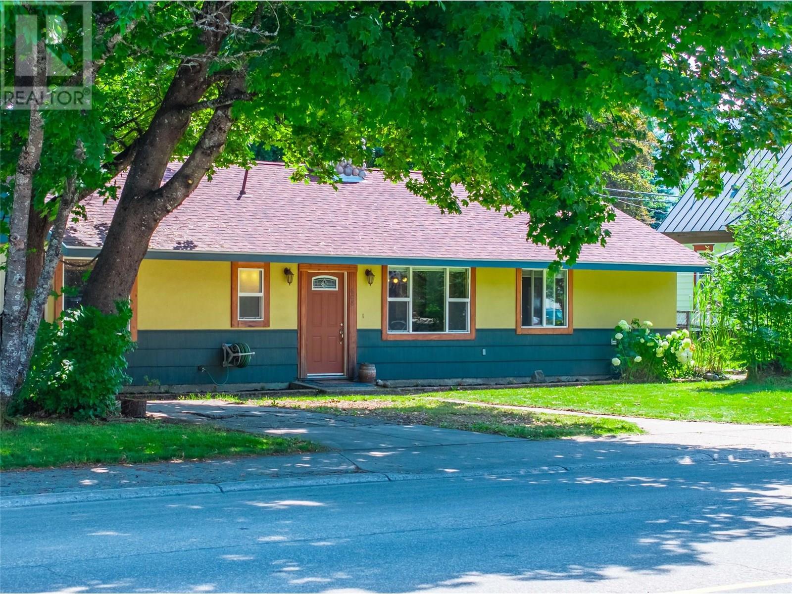 Property image for 608 Mackenzie Avenue|Revelstoke, British Columbia V0E2S0