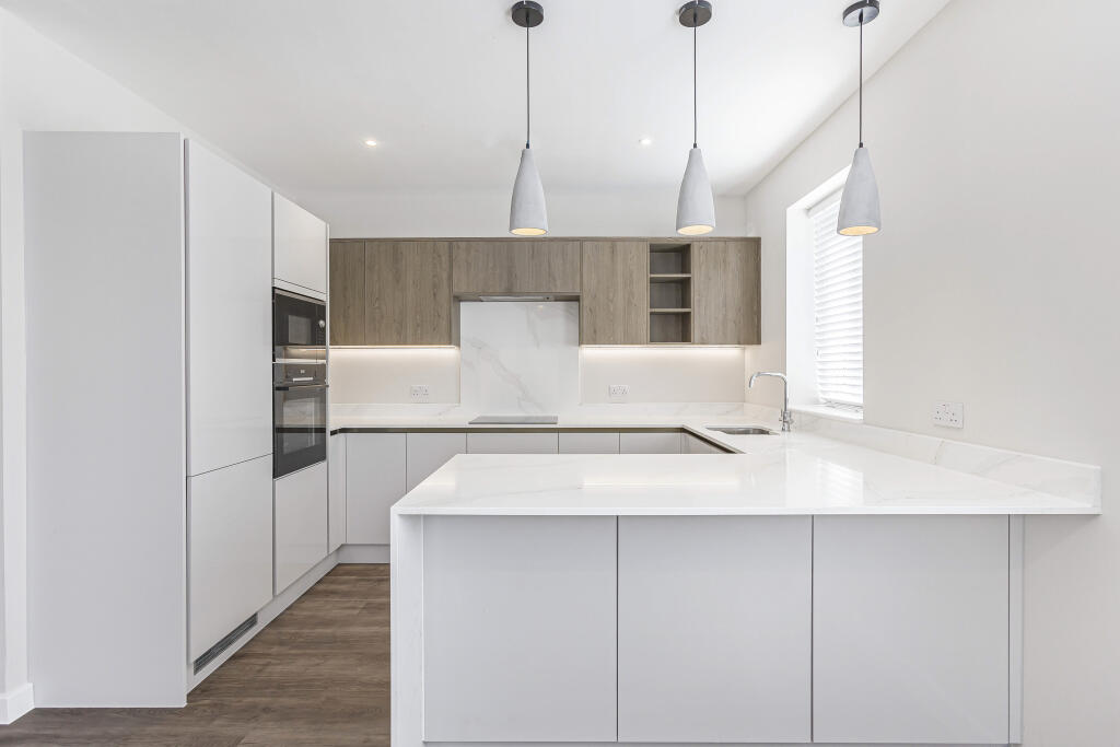 Additional image 11 of Frogmore, St Albans, Herts, AL2 2LP