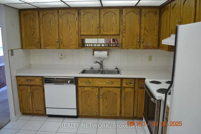 Additional image 12 of 8 Village Green Blvd Unit 811