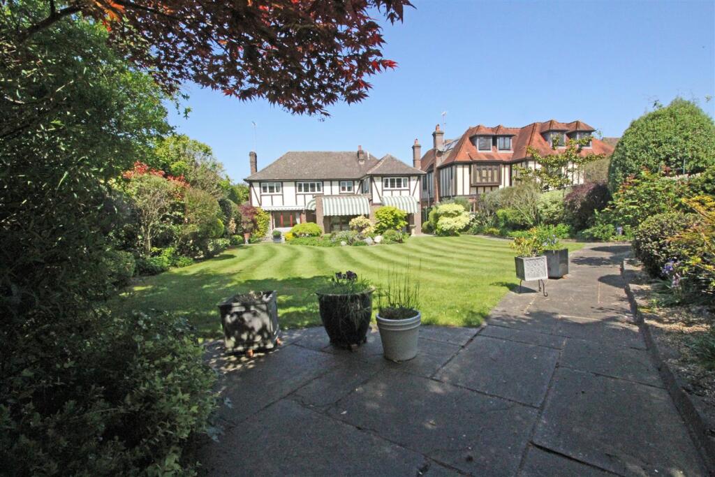 Additional image 27 of Brookmans Avenue, Brookmans Park, Hatfield