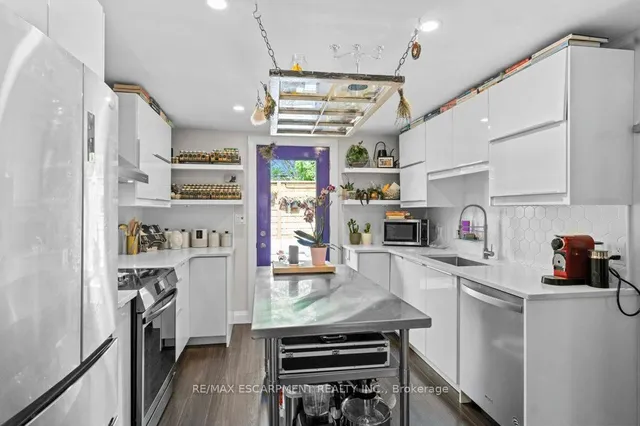 Additional image 16 of 127 Sherman Ave