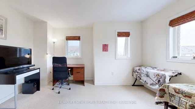 房产图片 35 - 49 Kawneer Terr