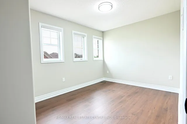 Additional image 28 of 25 Giltspur Dr