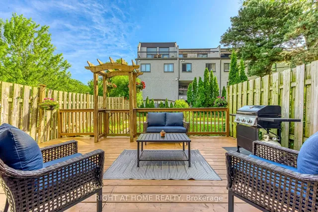 房产图片 27 - 1008 Falgarwood 街 02 单元