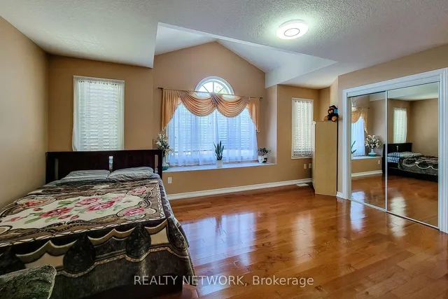 Additional image 33 of 26 Colin Cres