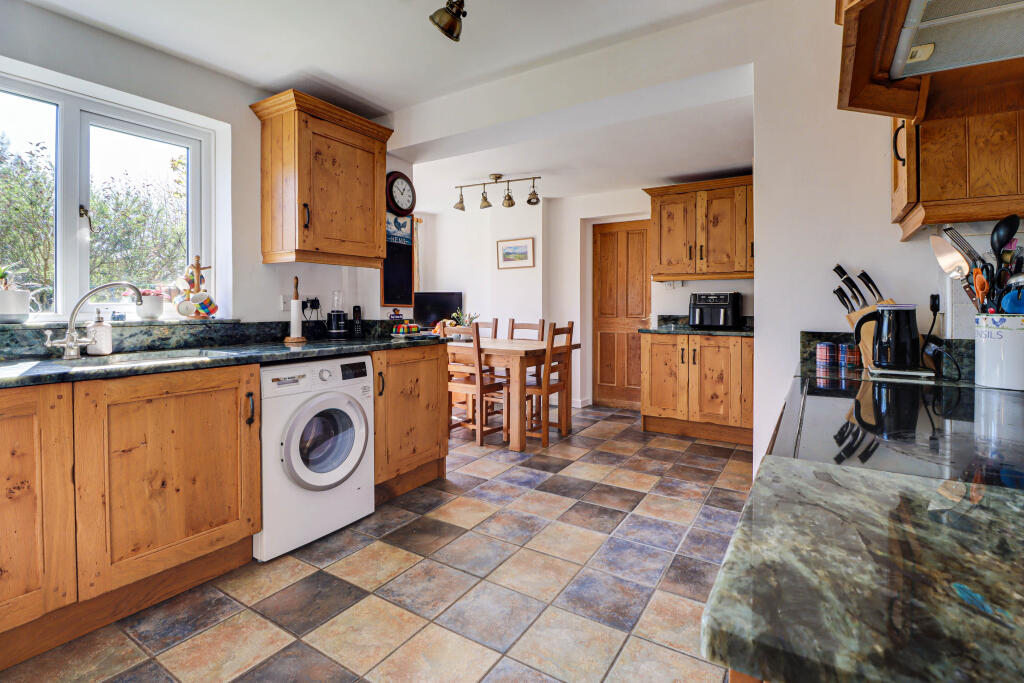 Additional image 3 of Bloomfield Road, Harpenden, Hertfordshire, AL5