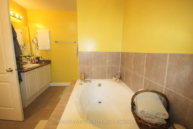 Additional image 33 of 6 Bowsfield Dr