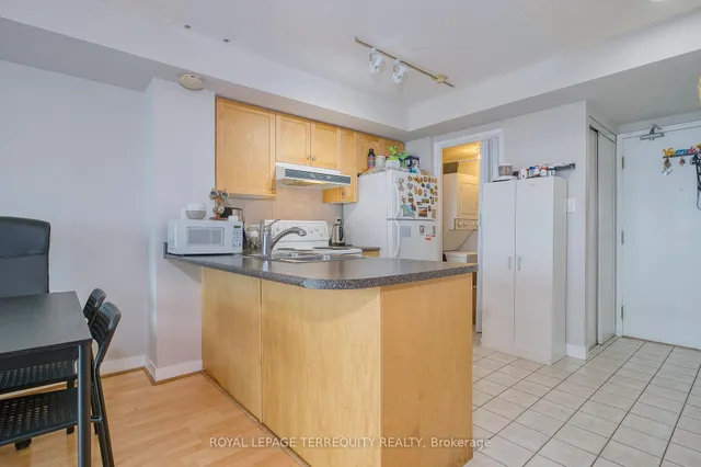 Additional image 10 of 650 Queens Quay Unit 1709