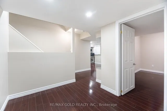 Additional image 40 of 26 Bushmill Circ