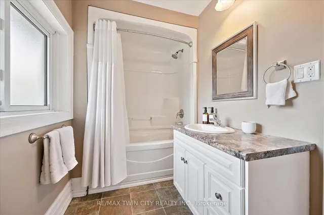 Additional image 24 of 66 Cherry St