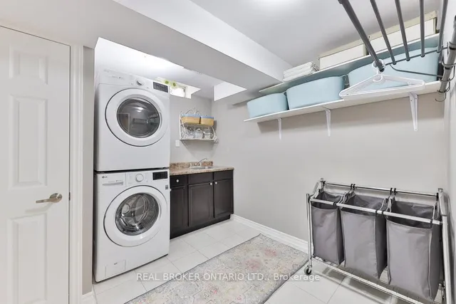 Additional image 21 of 591 Caverhill Cres