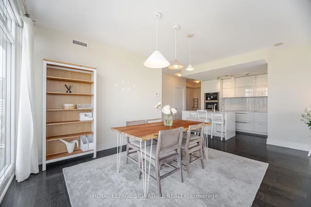 Additional image 16 of 170 Avenue Rd Unit 810