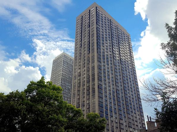 2650 N Lakeview Ave APT 404, Chicago, IL 60614