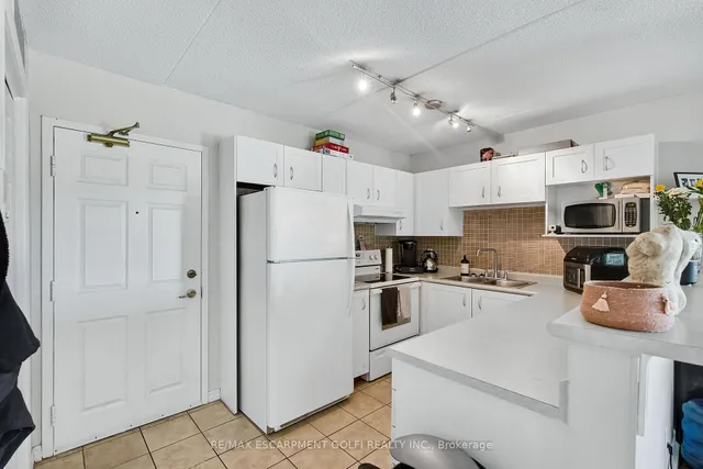 Additional image 4 of 1451 Walker's Line Unit 313