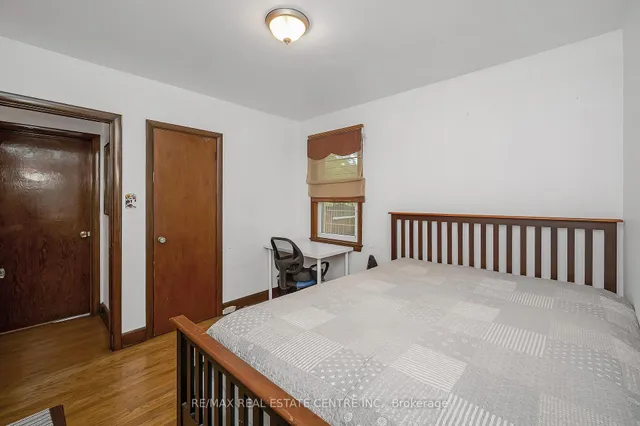 Additional image 16 of 676 Upper Wentworth St