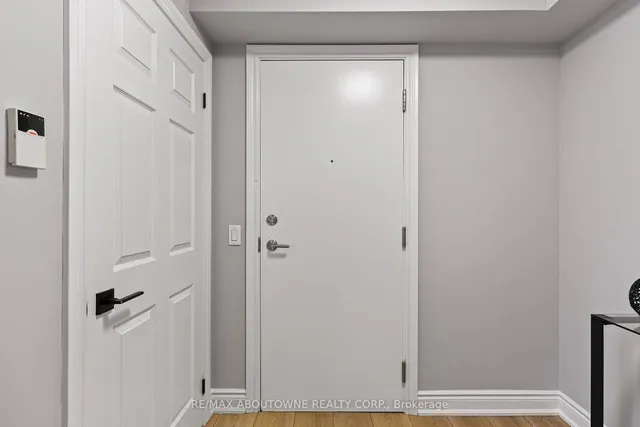 Additional image 23 of 5233 Dundas St Unit 227