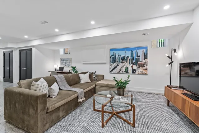 Additional image 34 of 160 Silver Birch Ave