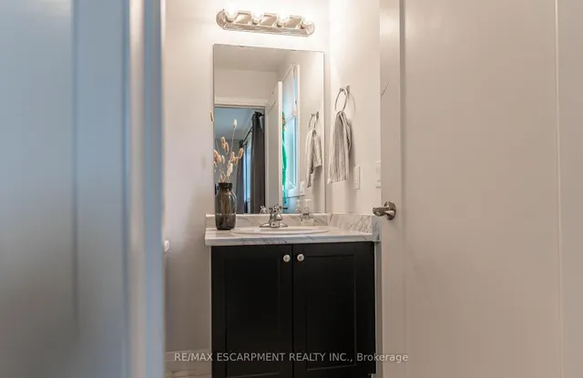 Additional image 15 of 52 AQUARIUS Cres