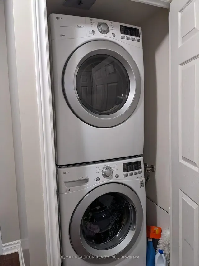 Additional image 30 of 225 Wellesley St Unit 709