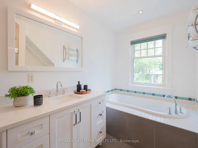 Additional image 33 of 51 Bain Ave