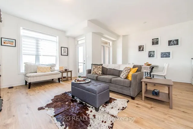 房产图片 12 - 590 North Service Rd 单元46