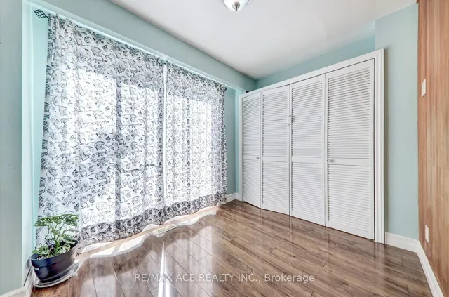 Additional image 20 of 88 Courtleigh Sq