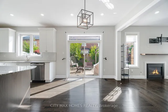 Additional image 15 of 8 Amberglow Crt