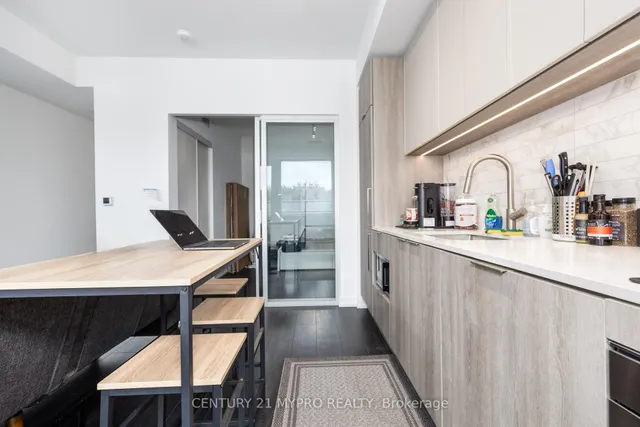 Additional image 12 of 2020 Bathurst St Unit 617