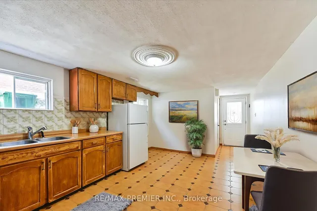 Additional image 36 of 44 Petunias Rd