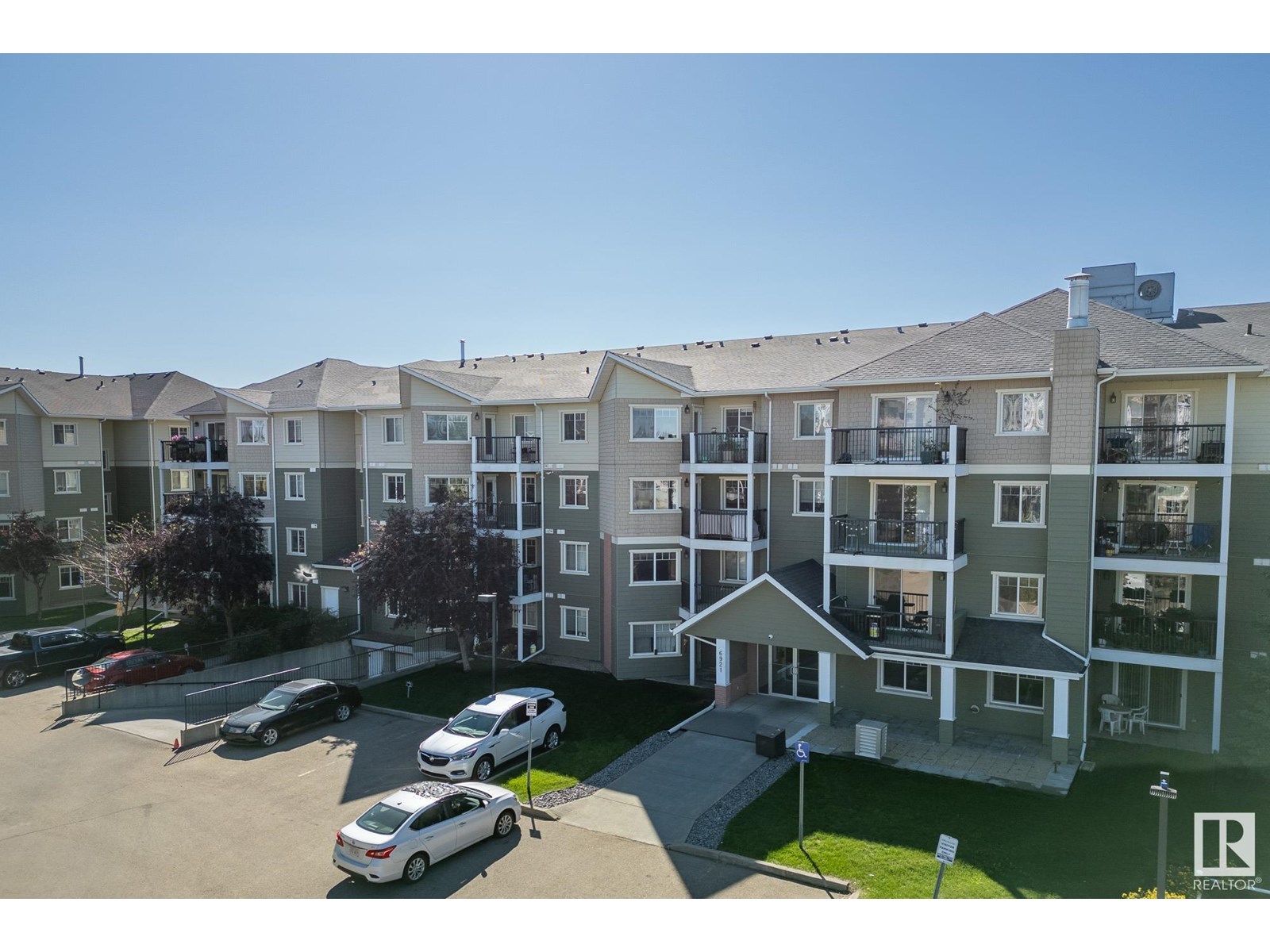 #417 6921 199 ST NW|Edmonton, Alberta T5T3X7