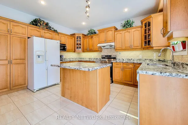 Additional image 16 of 26 Colin Cres