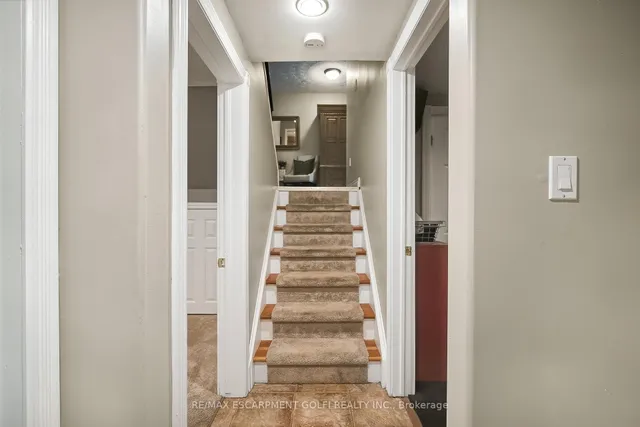 Additional image 22 of 31 Valecrest Ave