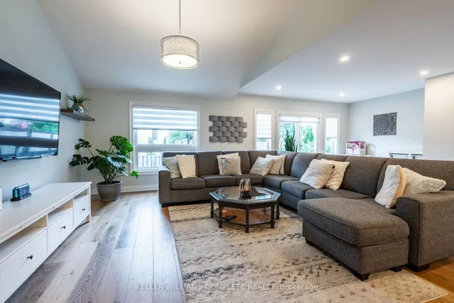 Additional image 10 of 12 Giovanna Dr