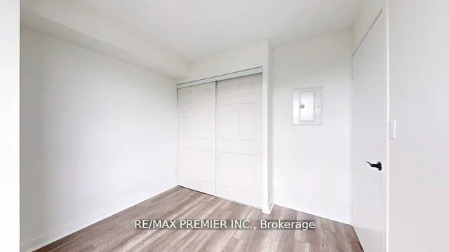 Additional image 10 of 36 Lee Centre Dr Unit 3010