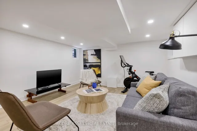 Additional image 31 of 21 West Lynn Ave