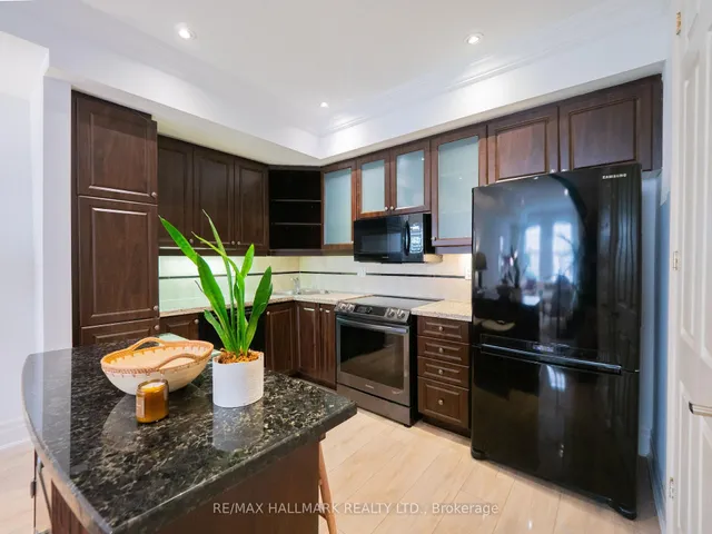 Additional image 11 of 1968 Bloor St Unit 11