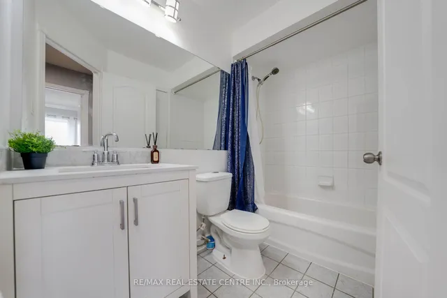 Additional image 21 of 32 Queen Anne Dr