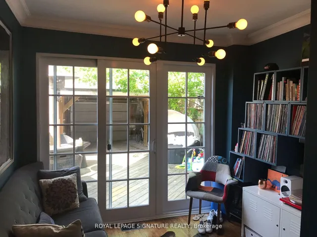 Additional image 11 of 102 Montrose Ave