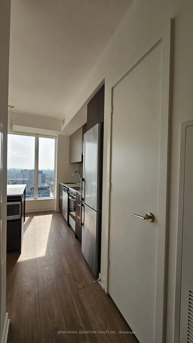 Additional image 11 of 203 College St Unit 2702