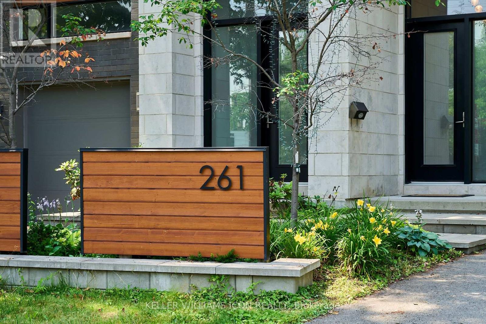 261 BEECHWOOD AVENUE|Ottawa, Ontario K1M1K6