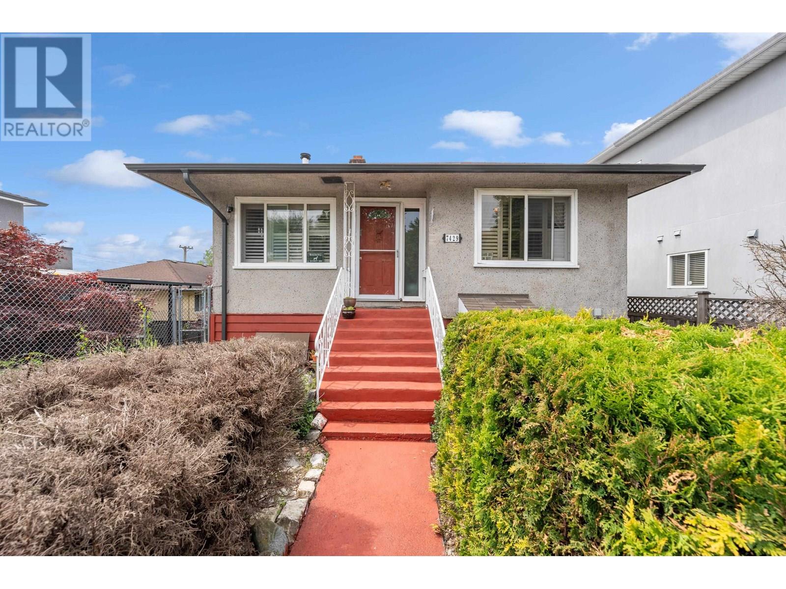 7429 FRASER STREET|Vancouver, British Columbia V5X3W3