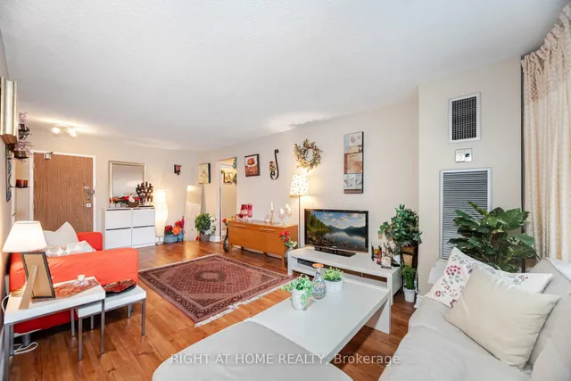 Additional image 10 of 260 Seneca Hill Dr Unit 210