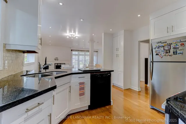 Additional image 16 of 38 Moorecroft Cres