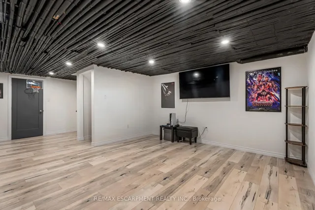 Additional image 29 of 461 HWY 8