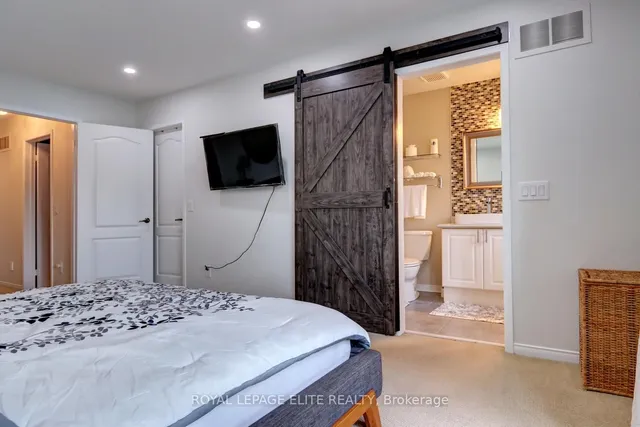 房产图片 23 - 2567 Capilano Cres