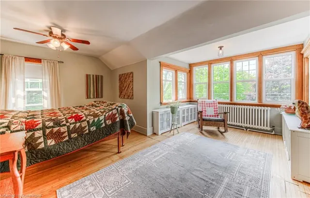 Additional image 23 of 120 Moore Ave