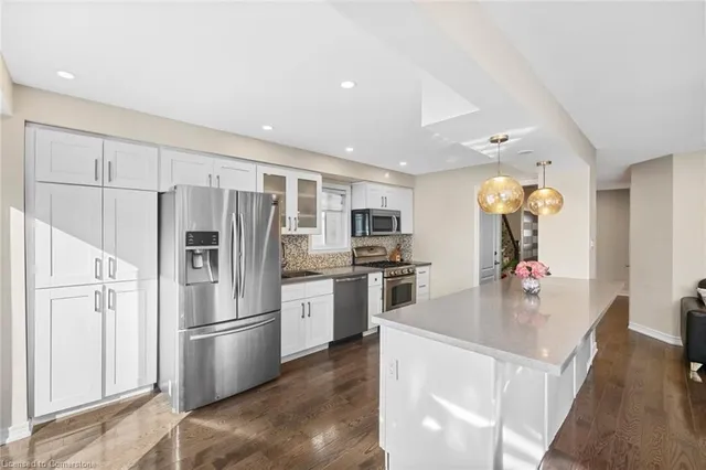 Additional image 18 of 19 Earl Grey St