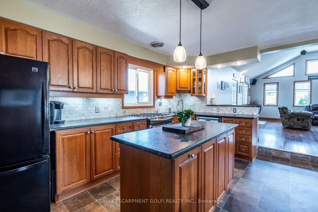 Additional image 11 of 228 Green Rd