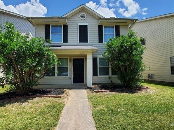 19515 Fletcher Way Dr, Houston, TX 77073