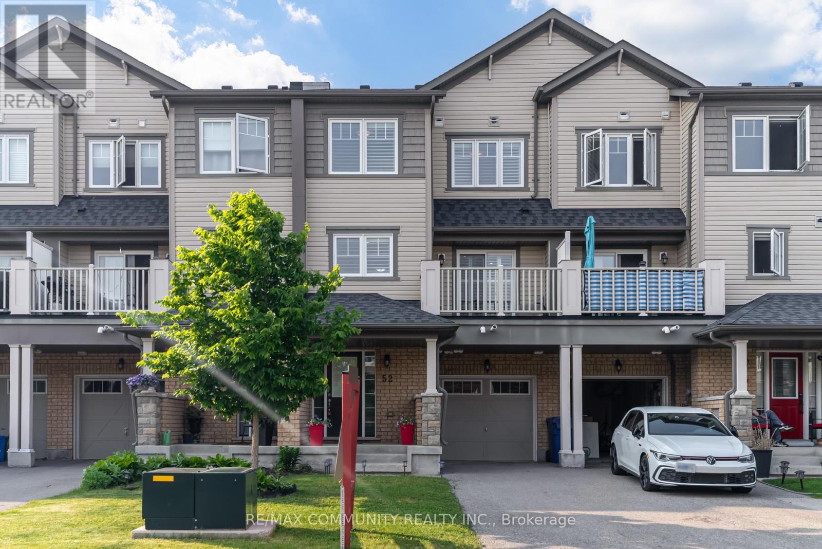 52 NEARCO CRESCENT|Oshawa (Windfields), Ontario L1L0J4